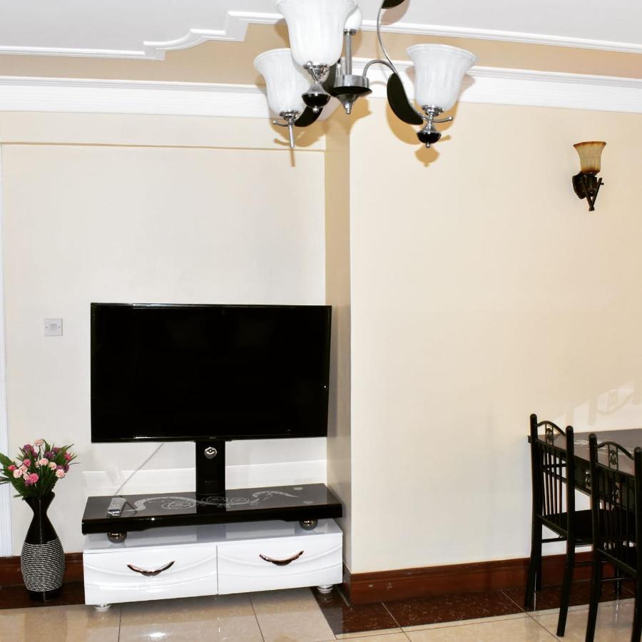 Acacia Luxurious