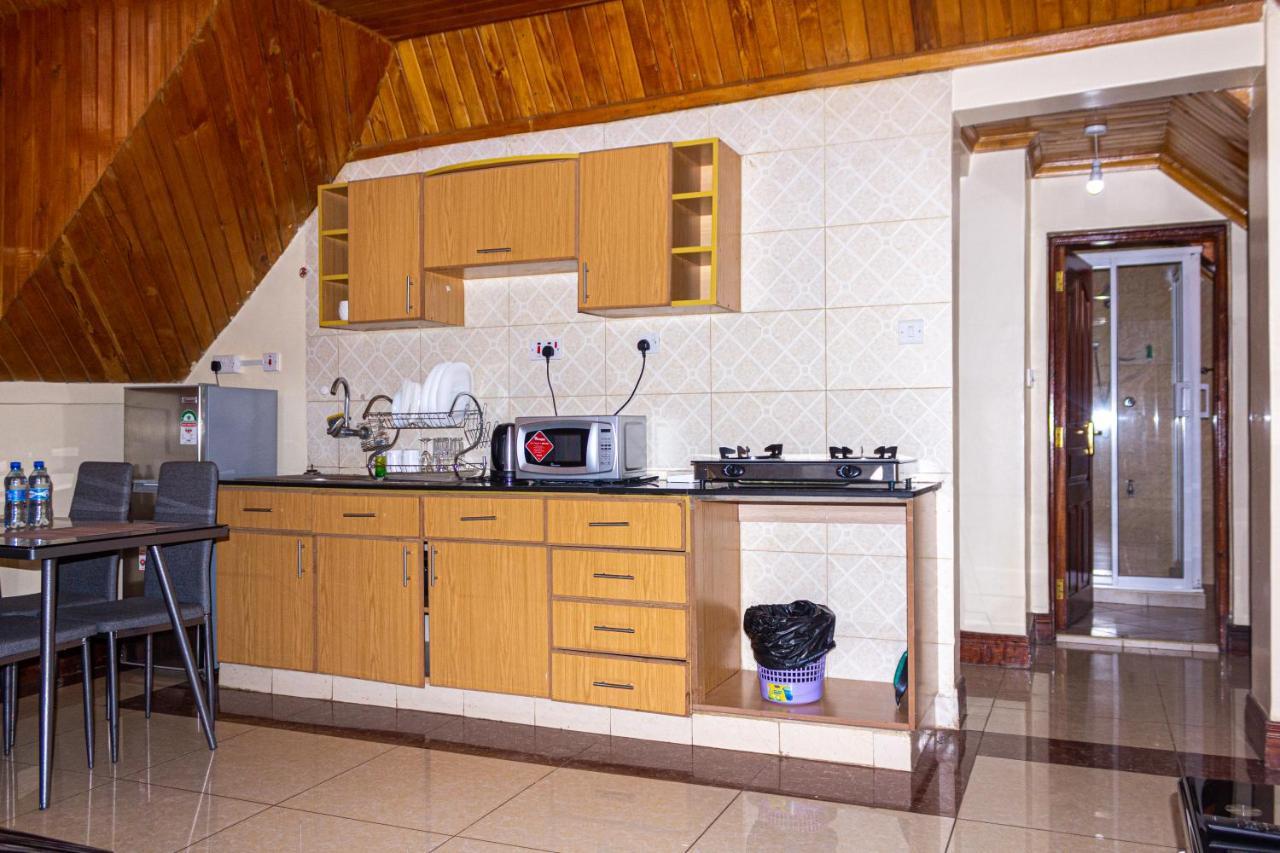 Acacia Luxurious
