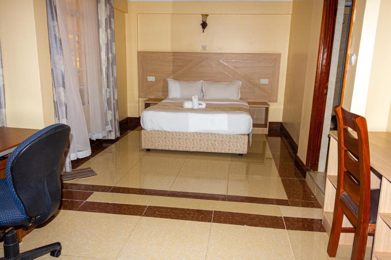 Acacia Luxurious